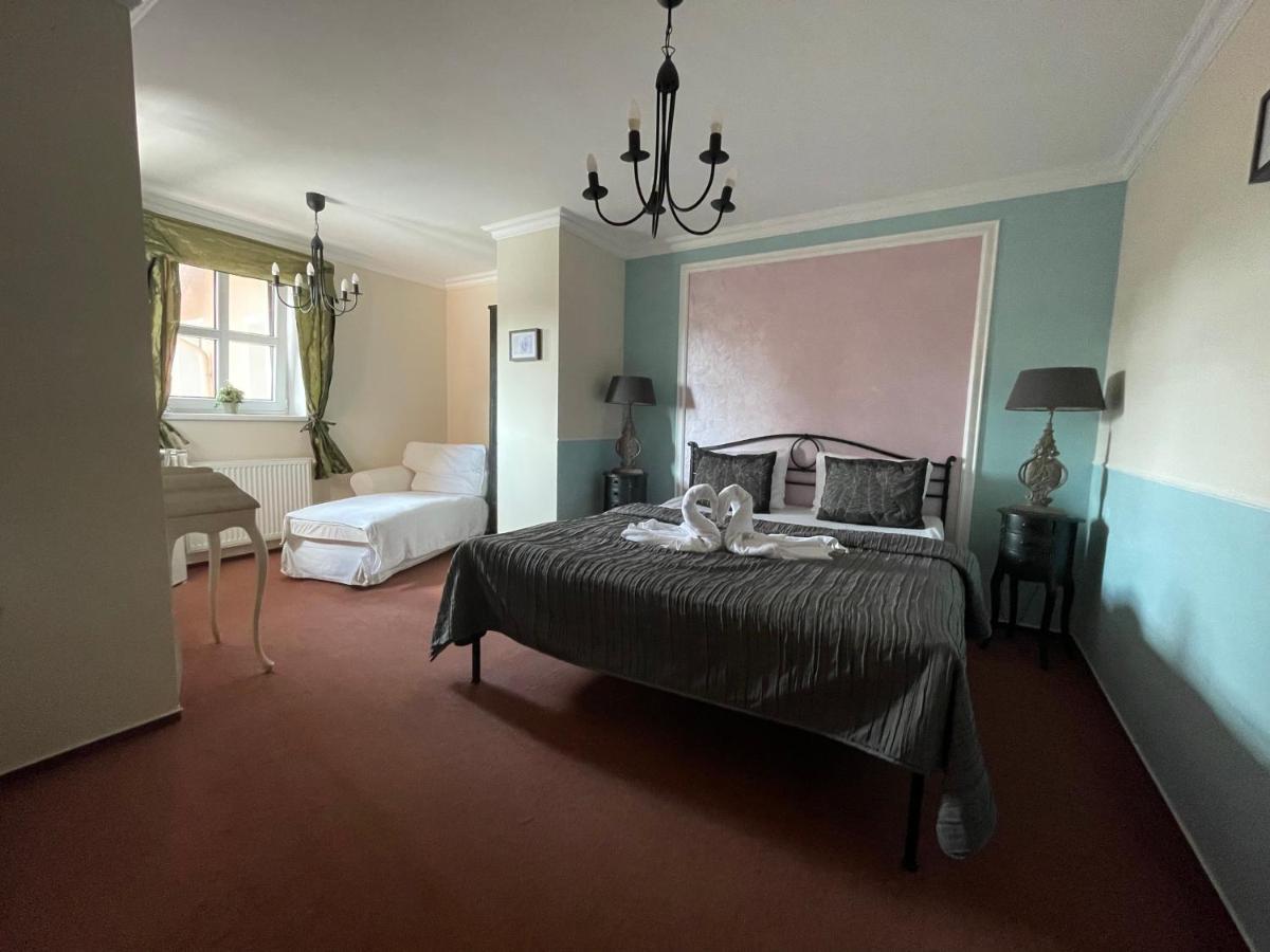 Amalka U Ripu Hotel Straskov Luaran gambar